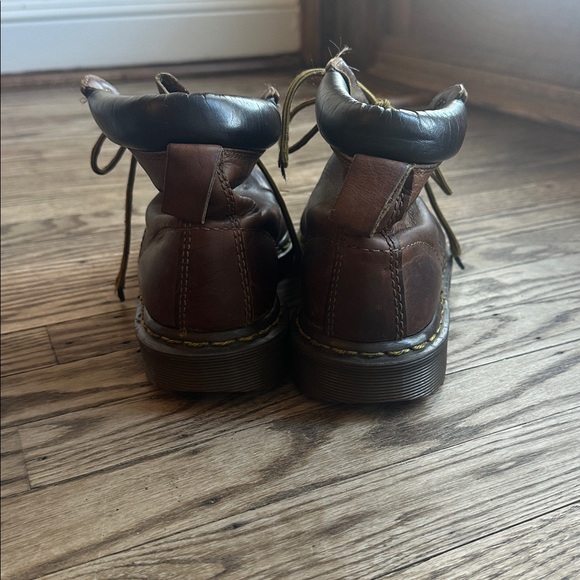 Dr. Martens® 939 Ben Six-Eye Core boot brown distressed worn in leather US 9 GUC - Picture 6 of 8
